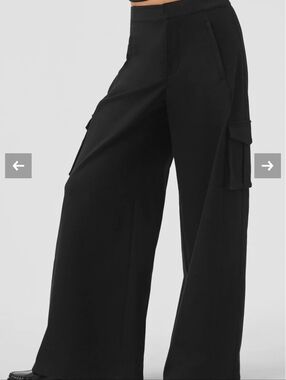 Alo Yoga Show Off Pants sz Small